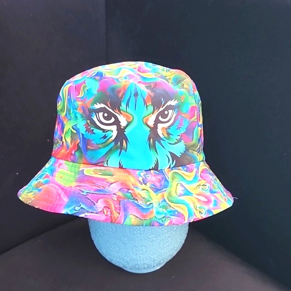 Graphic Bucket Hat New no tags reversible - Picture 2 of 6
